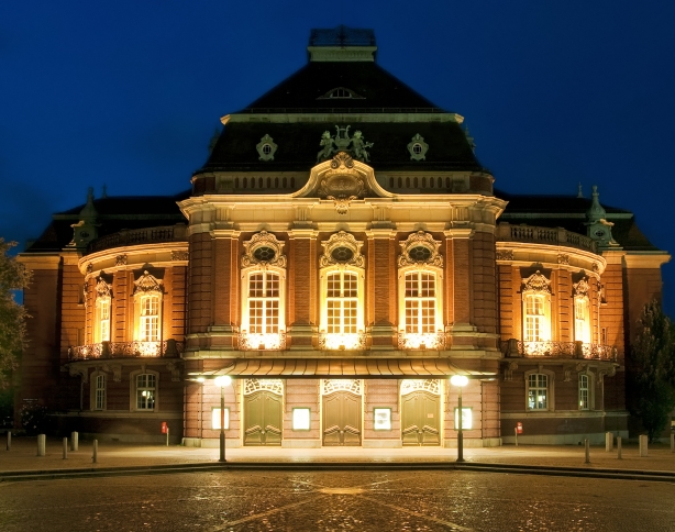 Laeiszhalle – Musikhalle Hamburg am Abend